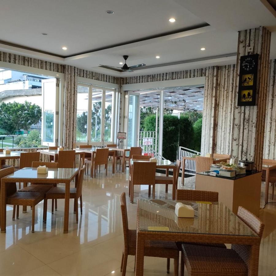 库庞纳卡酒店 古邦 外观 照片
